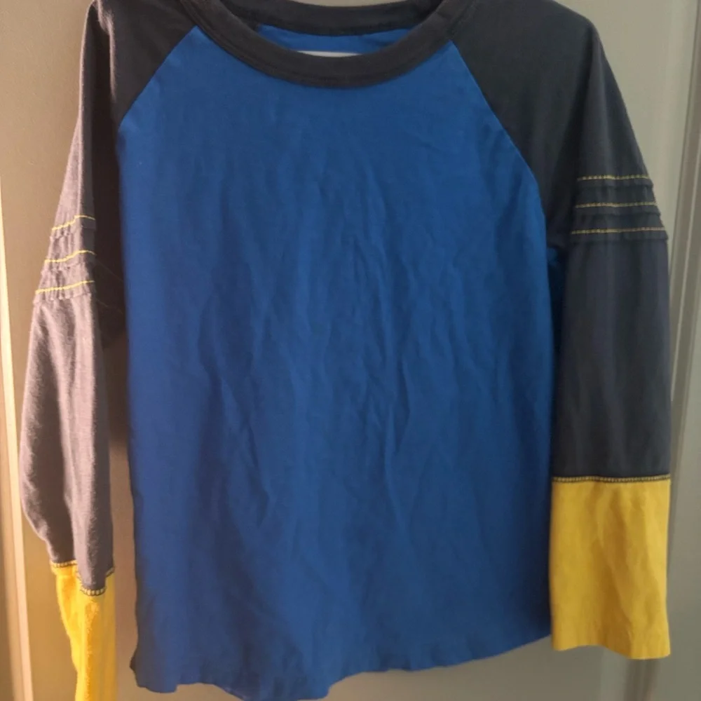 Tea Collection Blue and Yellow Raglan Tee - Picture 2 of 9